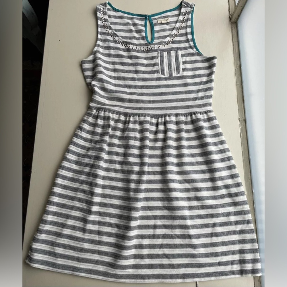 MAISON JULES ivory white gray striped sleeveless  knee length dress Medium M 8